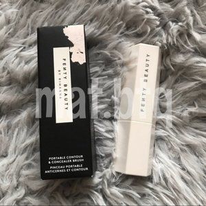 Fenty Beauty Portable Contour Concealer Brush 150